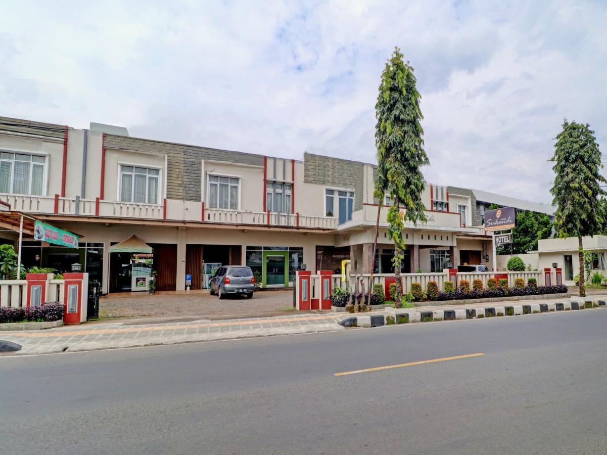 Oyo 90347 Hotel Srikandi Syariah Тасикмалая Экстерьер фото